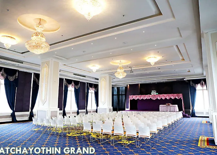 Hotel The Bazaar - Mrt Lat Phrao Ratchadapisek 5*